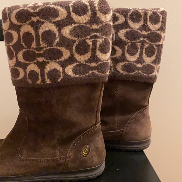⭐️COACH⭐️ Suede Boots Sz 6 - Picture 4 of 9